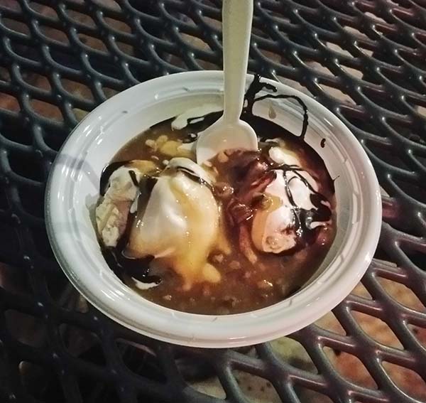 amy's ice cream - turtle sundae